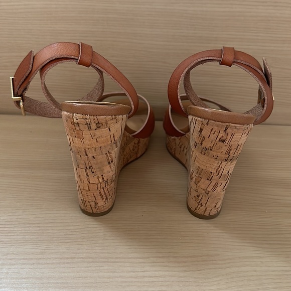Express Cognac Tan Wedges 7 - Picture 5 of 16